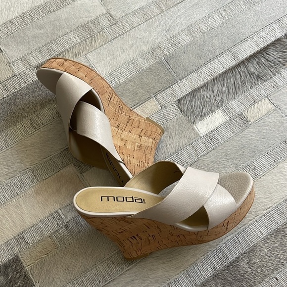 Moda Beige Sandals - Picture 5 of 5